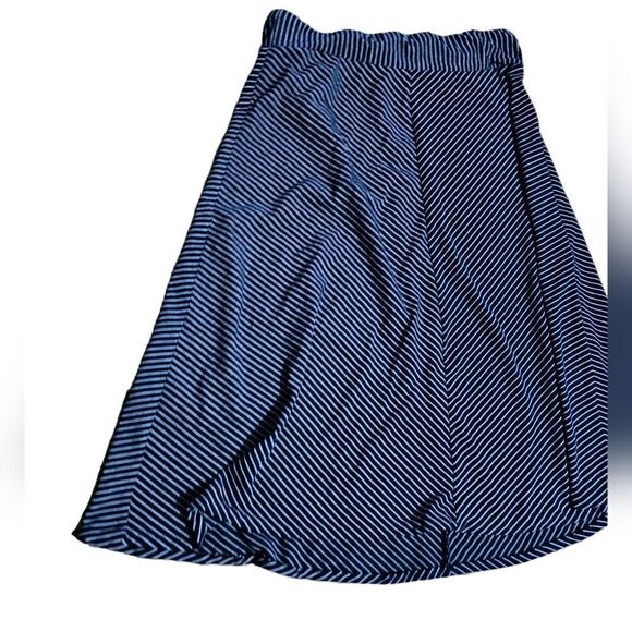 Women's ROZ & ALI Striped Skirt Medium - Picture 3 of 5